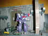 robot2.jpg (41885 bytes)